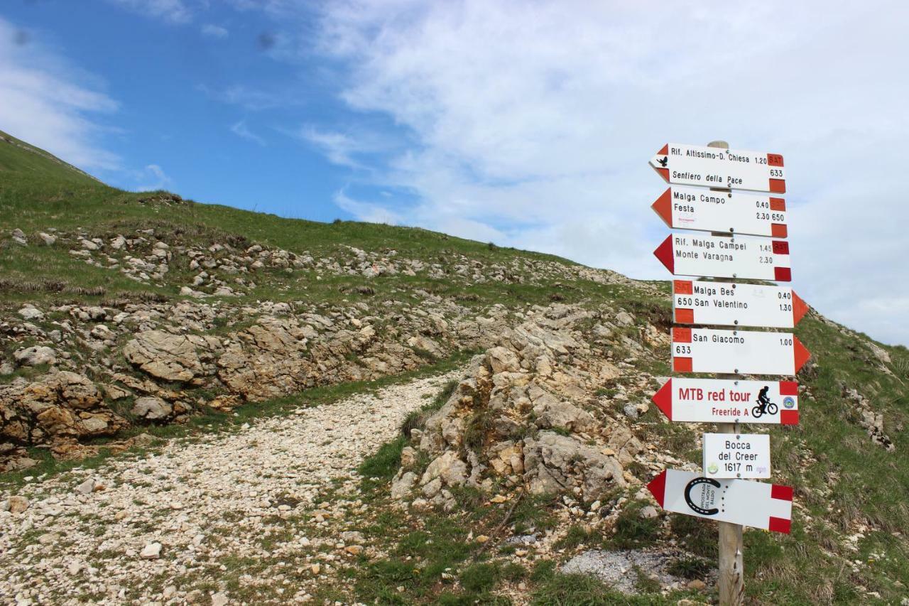 Albergo Rifugio Graziani Brentonico Bagian luar foto