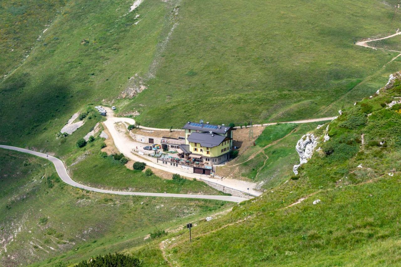 Albergo Rifugio Graziani Brentonico Bagian luar foto