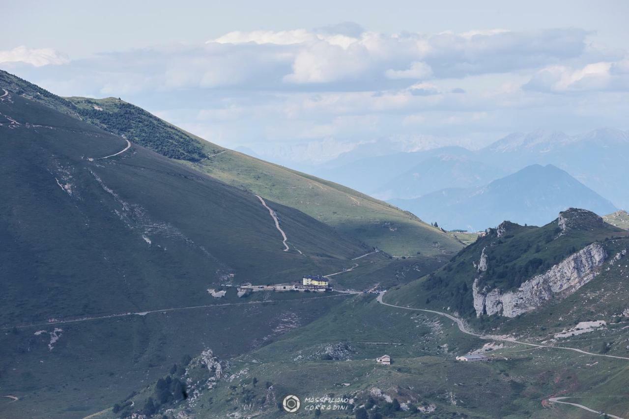 Albergo Rifugio Graziani Brentonico Bagian luar foto